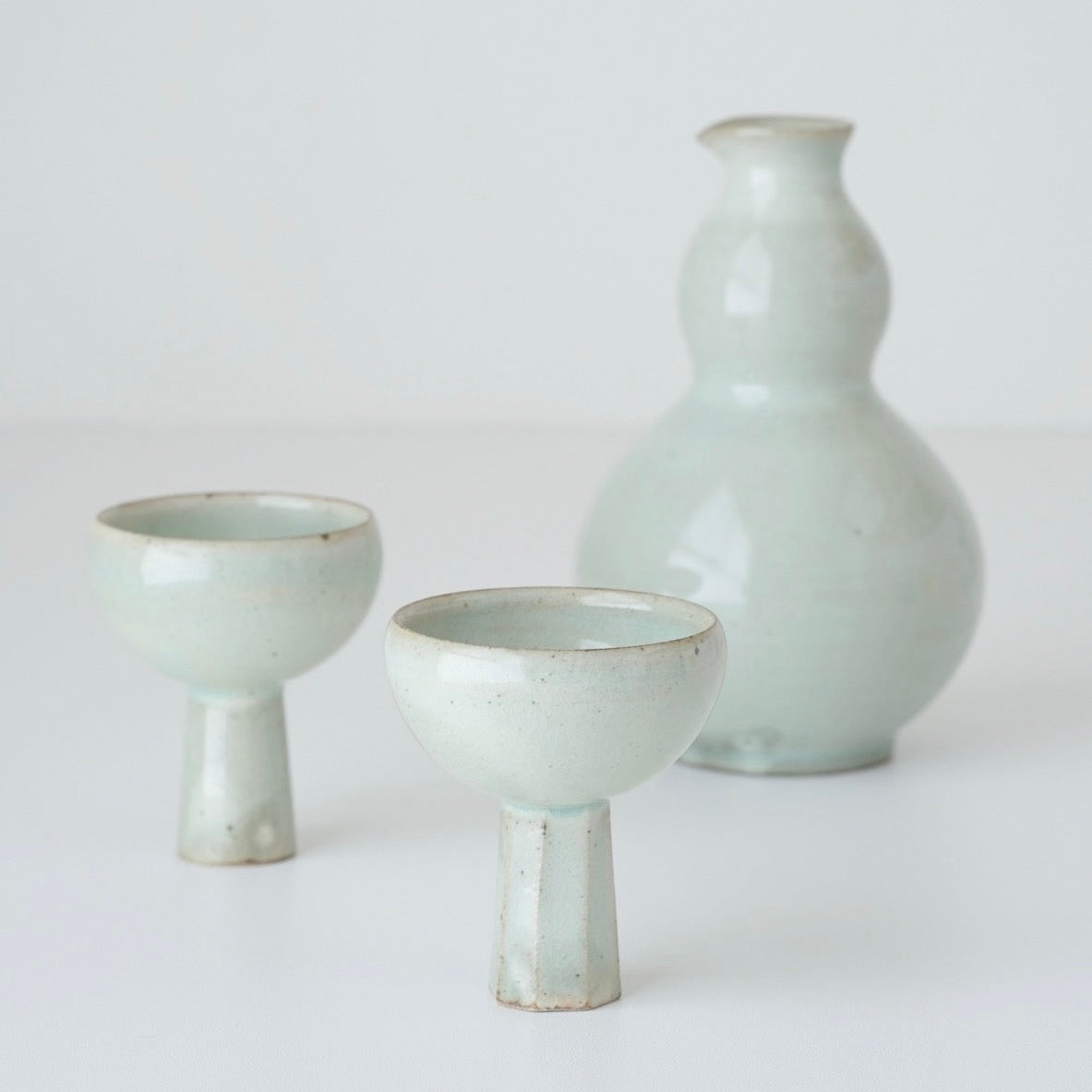 Chungja Soju Server and Cup Set