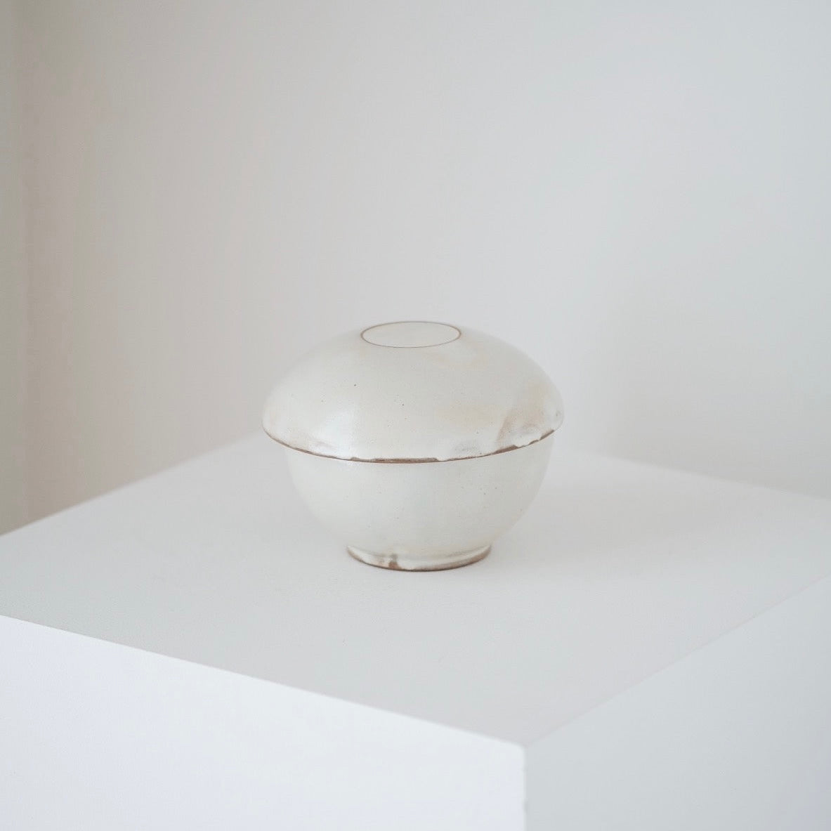 Buncheong Rice Bowl with Lid