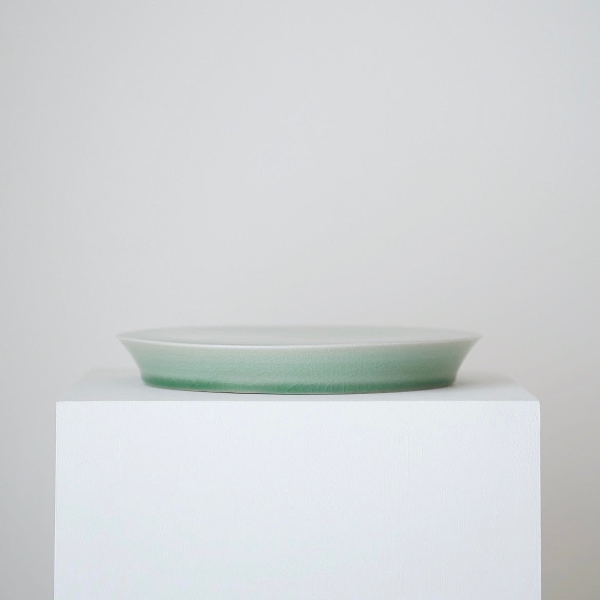 Chungja Footed Plate (2sizes)