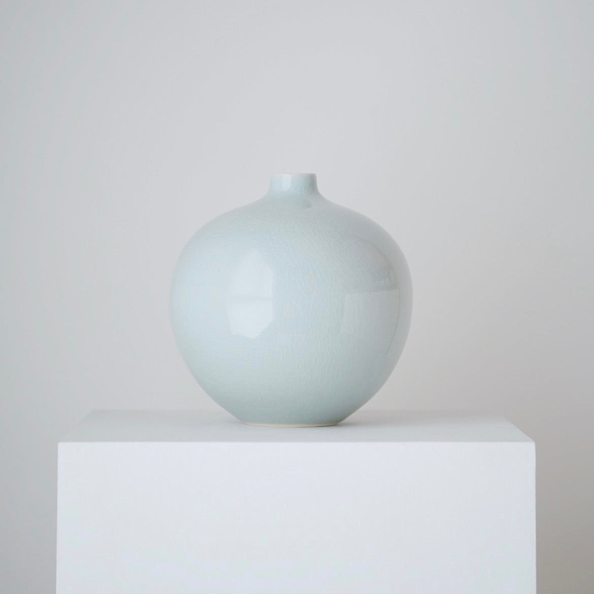 Light-Chungja Vase - Medium