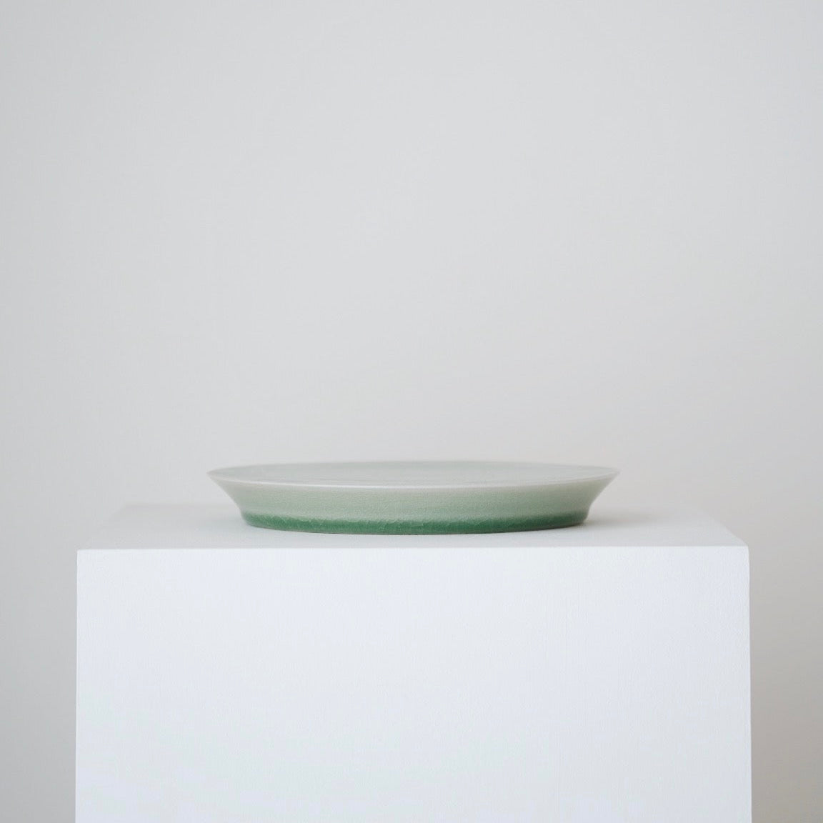 Chungja Footed Plate (2sizes)