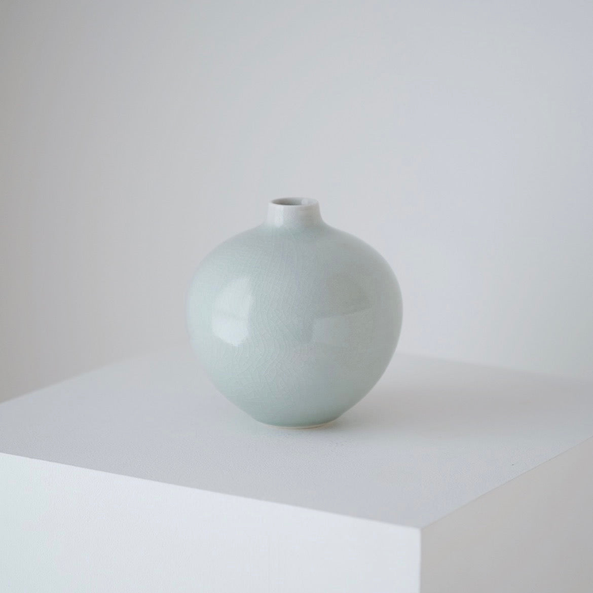 Light-Chungja(연청자) Vase - Small