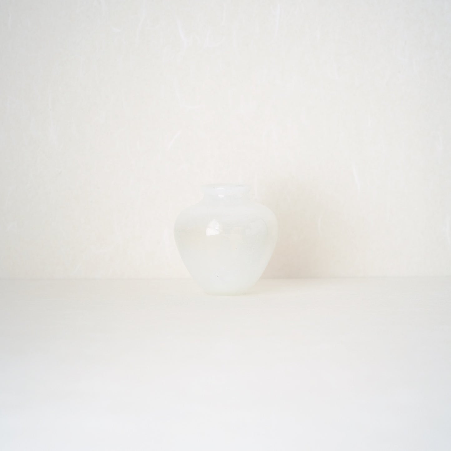 Small Hanji Glass Vase - White