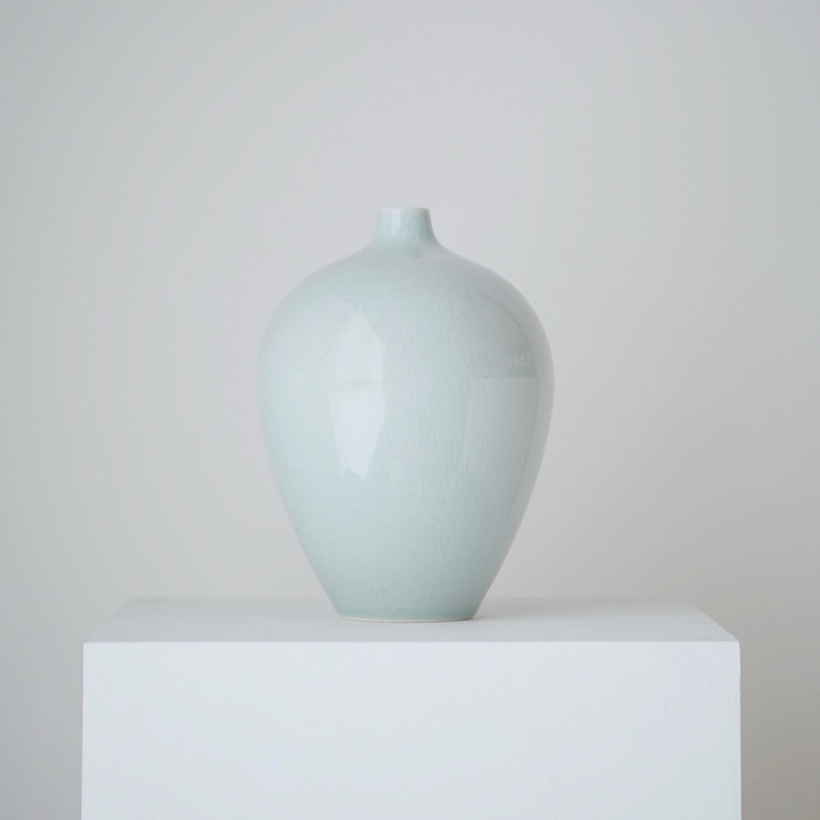 Light-Chungja(연청자) Vase - Tall