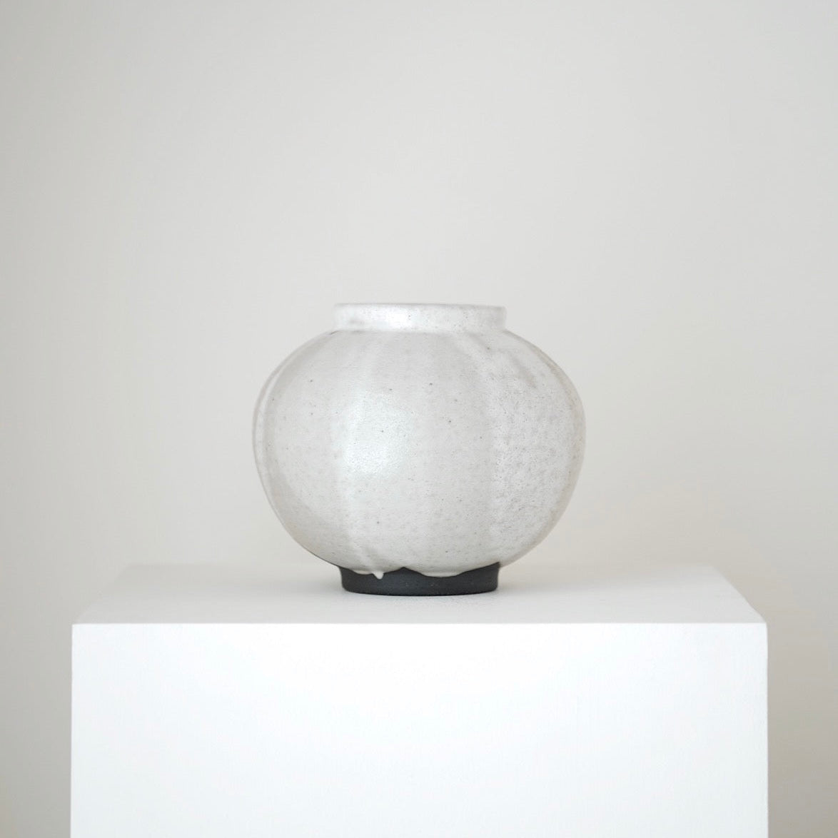 Moon Jar No.8