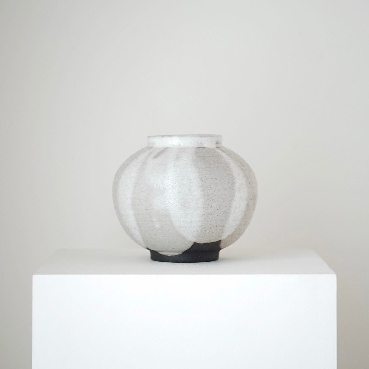 Moon Jar No.8