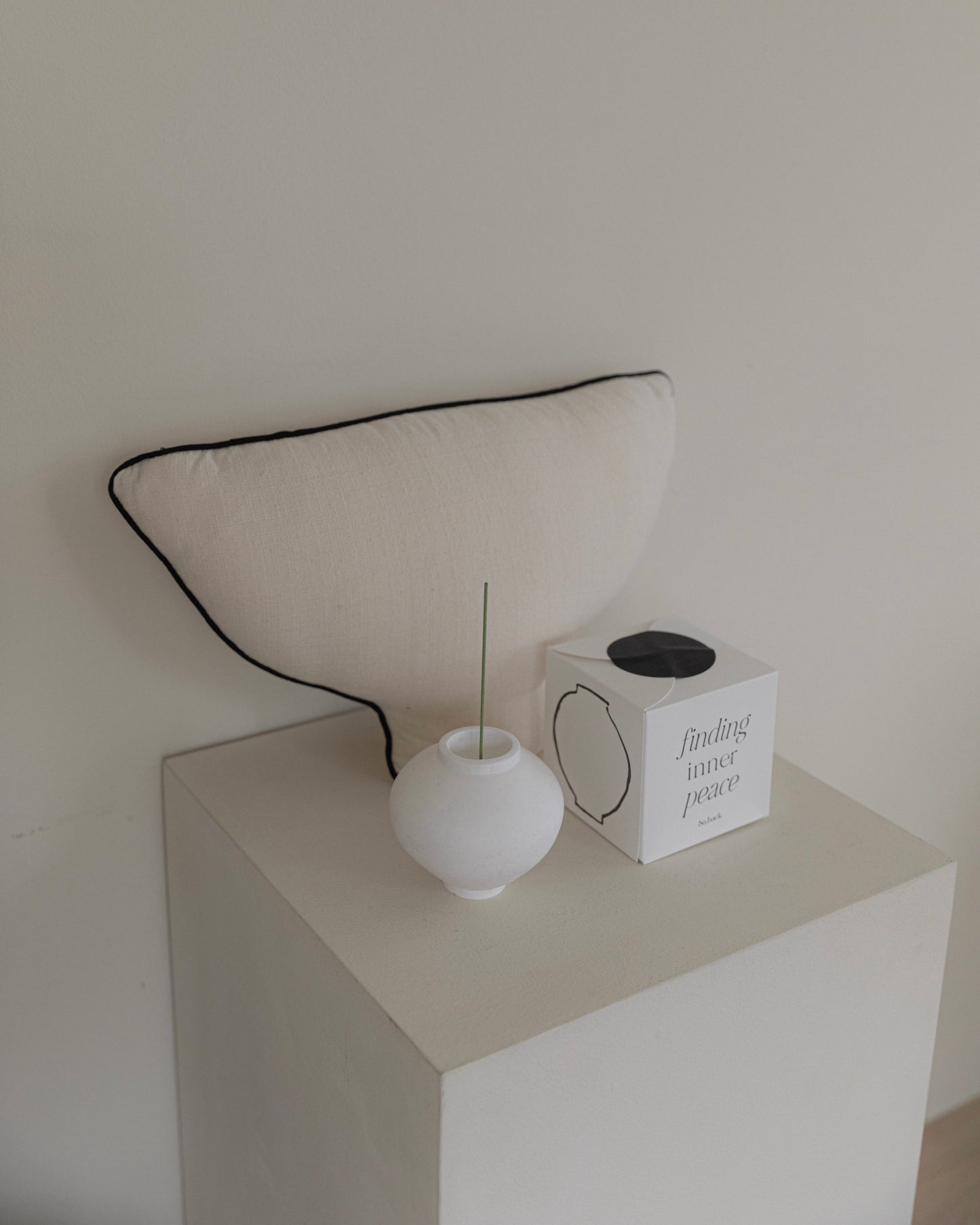Maksabal Throw Pillow - Off White