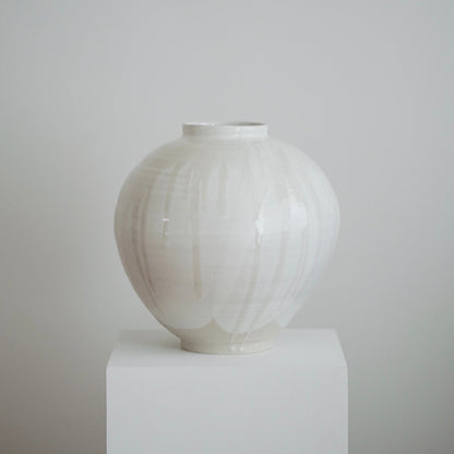 Moon Jar No.1