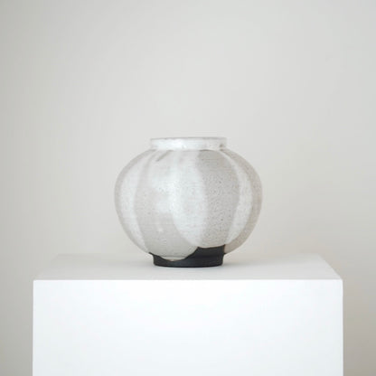 Moon Jar No.8
