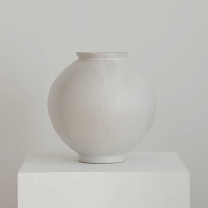 Moon Jar (달을 빚은 질그릇) No.7