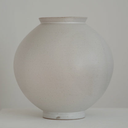 Moon Jar (달을 빚은 질그릇) No.7