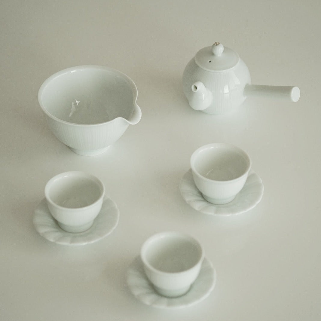 Flower Detail Baekja Teapot and Cup Set