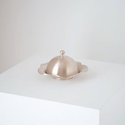 Yugi Flower Plate with Dome Cover - Medium