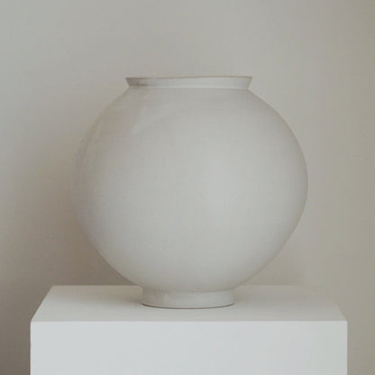 Moon Jar (달을 빚은 질그릇) No.5