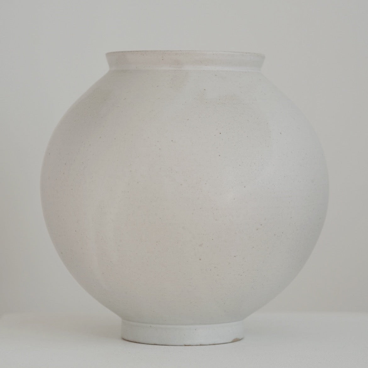Moon Jar (달을 빚은 질그릇) No.6