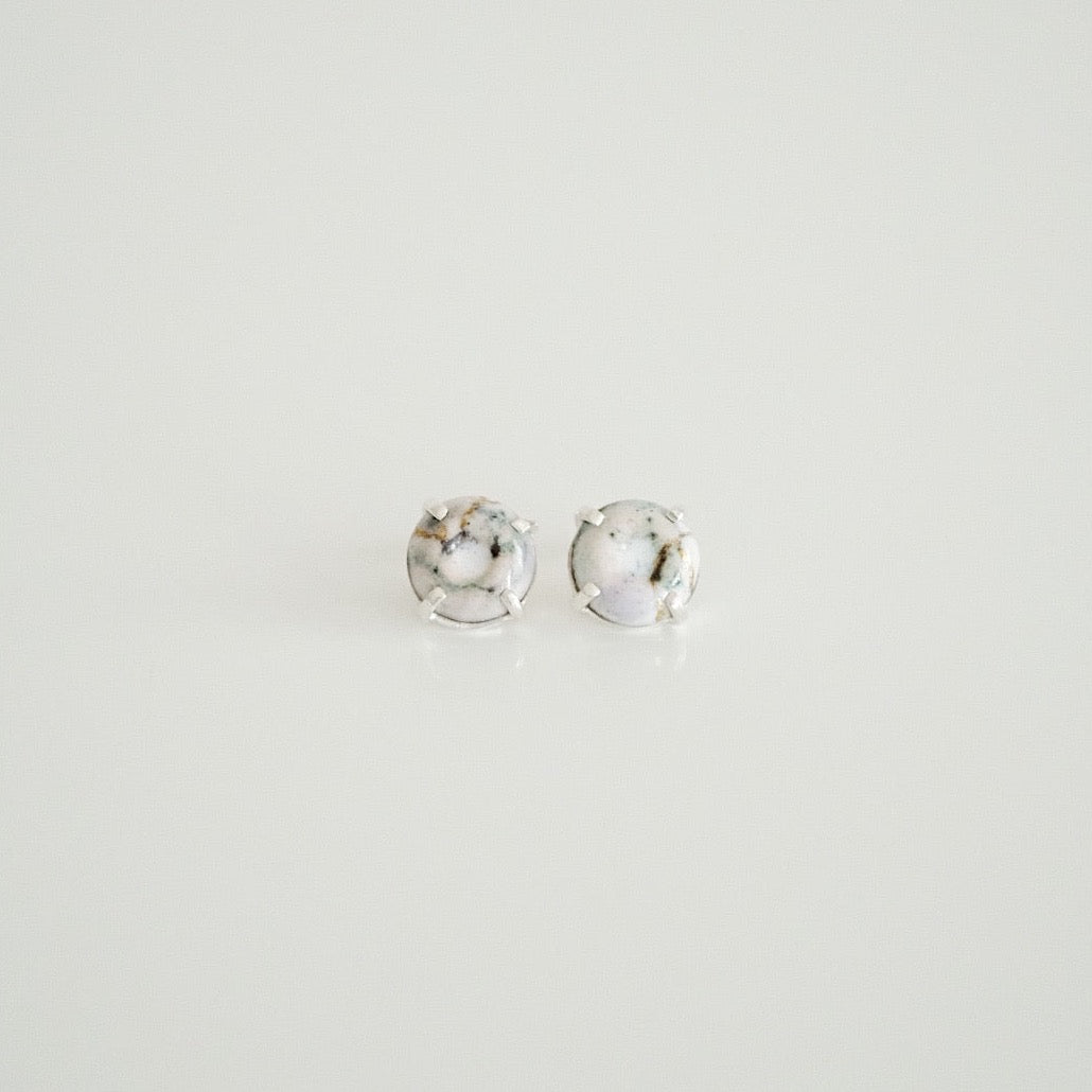 Chilbo Earrings - White