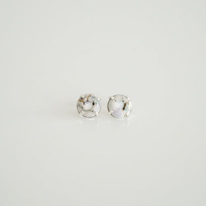 Chilbo Earrings - White